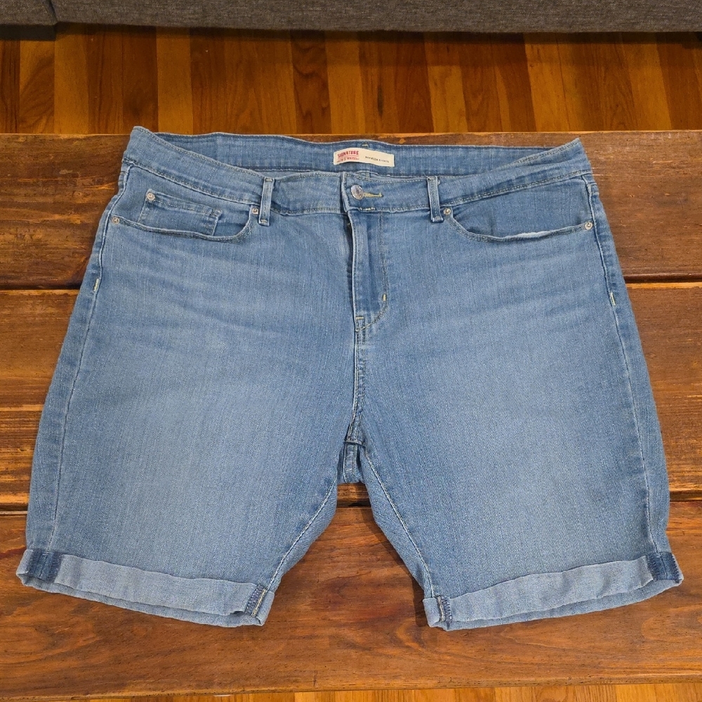 Signature by Levi Strauss Light Blue Denim Bermuda Shorts Size 18 Women